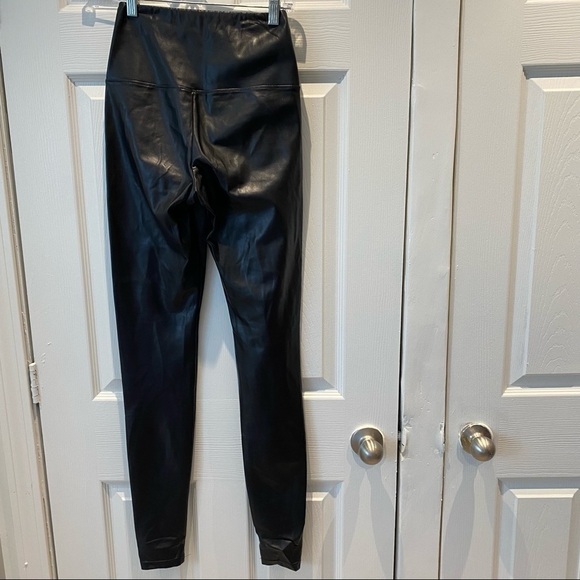 Wilfred Free Faux Leather Daria High Waisted Leggings Black size XS - Picture 10 of 12